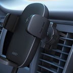 aukey wireless car charger in an air vent
